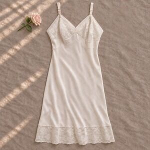 Vintage 70s Blush Pink Lace Slip Dress XS Romantic Ethereal Cottagecore Dainty
